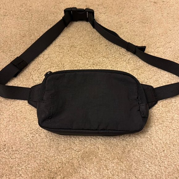 Lululemon small belt bag - Picture 1 of 5